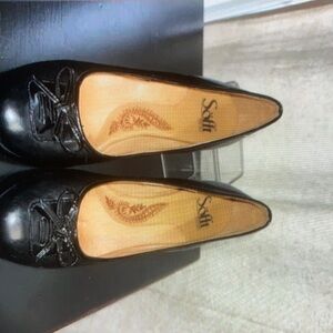 Women’s sofft black bowtie pumps